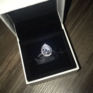 Sparkling Teardrop Halo Ring